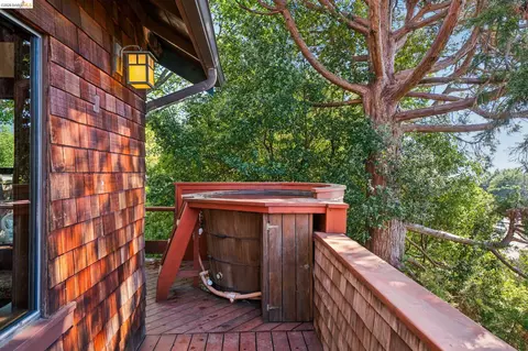 Exterior - 813 San Diego Rd, Berkeley, CA 94707 photo 2 of 7