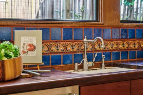Kitchen - 813 San Diego Rd, Berkeley, CA 94707 photo 3 of 3