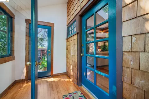 Entry Way - 813 San Diego Rd, Berkeley, CA 94707 photo 4 of 4