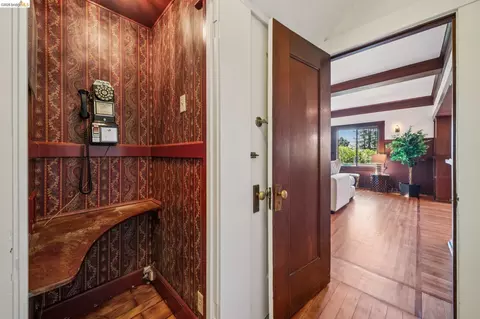 Entry Way - 813 San Diego Rd, Berkeley, CA 94707 photo 2 of 4