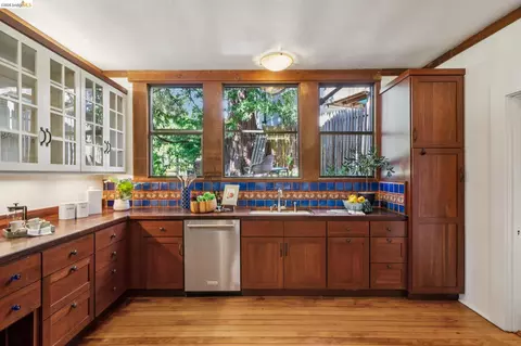 Kitchen - 813 San Diego Rd, Berkeley, CA 94707 photo 2 of 3