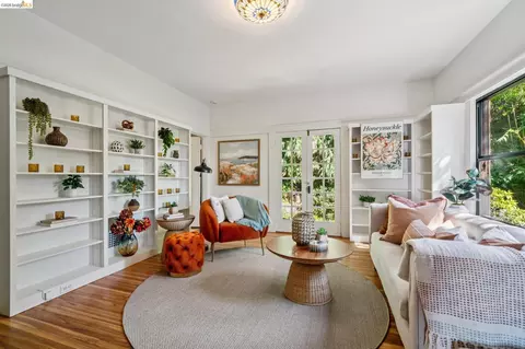 Living - 813 San Diego Rd, Berkeley, CA 94707 photo 3 of 4