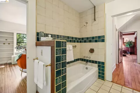 Bath - 813 San Diego Rd, Berkeley, CA 94707 photo 1 of 4