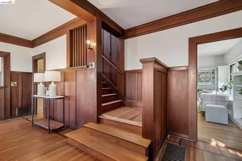 Entry Way - 813 San Diego Rd, Berkeley, CA 94707 photo 3 of 4