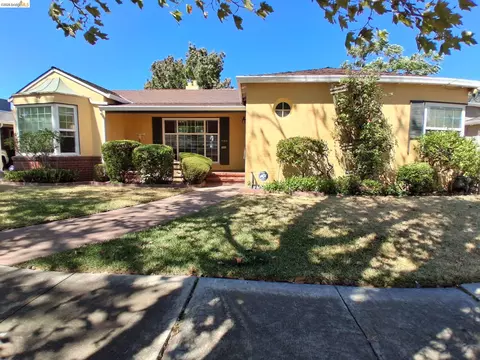 Exterior - 125 Oak Pl, Pittsburg, CA 94565 photo 2 of 5