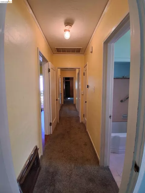 Entry Way - 125 Oak Pl, Pittsburg, CA 94565 photo 1 of 1
