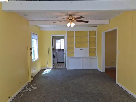 Living - 125 Oak Pl, Pittsburg, CA 94565 photo 6 of 7
