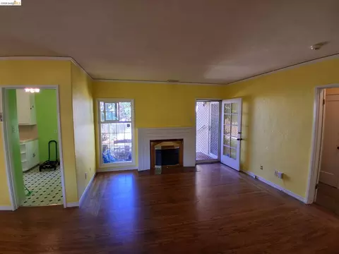 Living - 125 Oak Pl, Pittsburg, CA 94565 photo 4 of 7