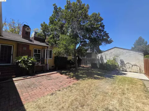 Exterior - 125 Oak Pl, Pittsburg, CA 94565 photo 5 of 5
