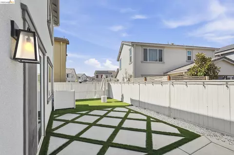 Exterior - 15929 Testarossa St, Lathrop, CA 95330 photo 4 of 6