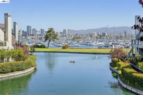 987 Independence Dr, Alameda, CA 94501 photo 1