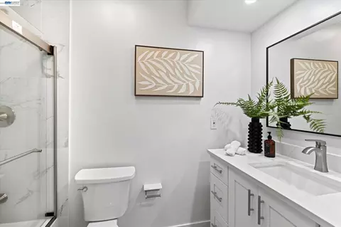 Bath - 2764 Willowren Way, Pleasanton, CA 94566 photo 3 of 3