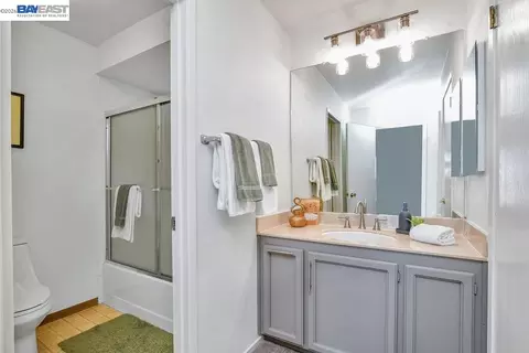 Bath - 5739 Cutter Loop, Discovery Bay, CA 94505 photo 2 of 2