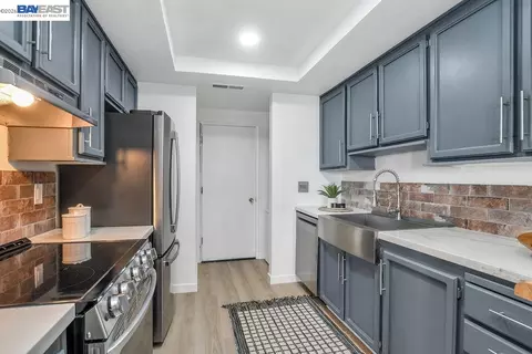 Kitchen - 5739 Cutter Loop, Discovery Bay, CA 94505 photo 1 of 2