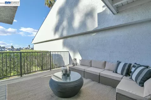 Exterior - 5739 Cutter Loop, Discovery Bay, CA 94505 photo 3 of 5