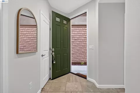 Entry Way - 2928 Worthing Cmn, Livermore, CA 94550 photo 1 of 6