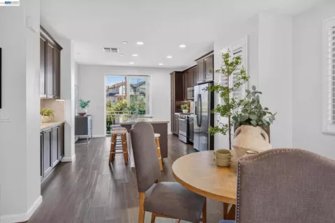 Dining - 2928 Worthing Cmn, Livermore, CA 94550 photo 1 of 2