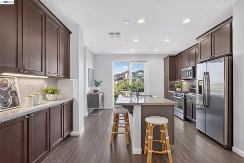 Kitchen - 2928 Worthing Cmn, Livermore, CA 94550 photo 1 of 5