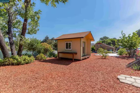 Exterior - 748 3rd Ave, Pinole, CA 94564 photo 4 of 6
