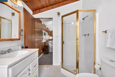 Bath - 748 3rd Ave, Pinole, CA 94564 photo 3 of 8