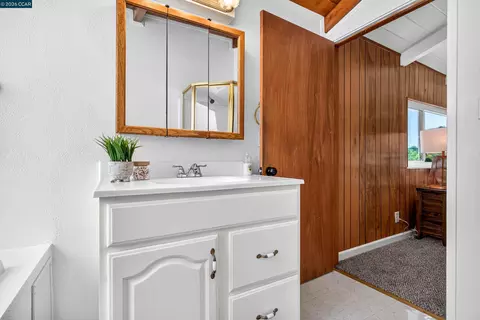 Bath - 748 3rd Ave, Pinole, CA 94564 photo 5 of 8