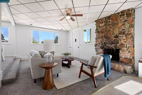 Living - 748 3rd Ave, Pinole, CA 94564 photo 3 of 10