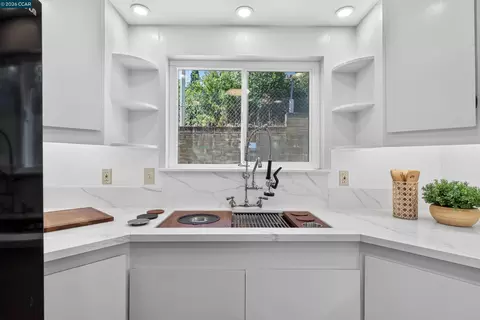 Kitchen - 748 3rd Ave, Pinole, CA 94564 photo 1 of 6
