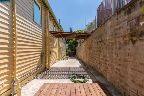 Exterior - 748 3rd Ave, Pinole, CA 94564 photo 5 of 6