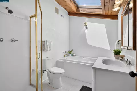 Bath - 748 3rd Ave, Pinole, CA 94564 photo 1 of 8
