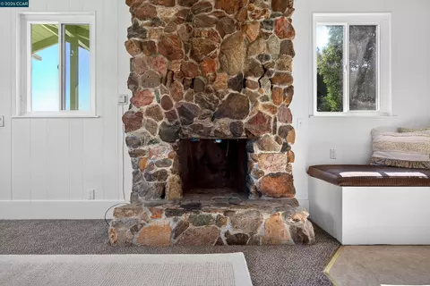 Living - 748 3rd Ave, Pinole, CA 94564 photo 5 of 10