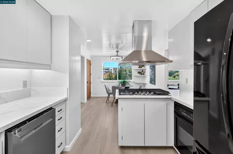 Kitchen - 748 3rd Ave, Pinole, CA 94564 photo 5 of 6