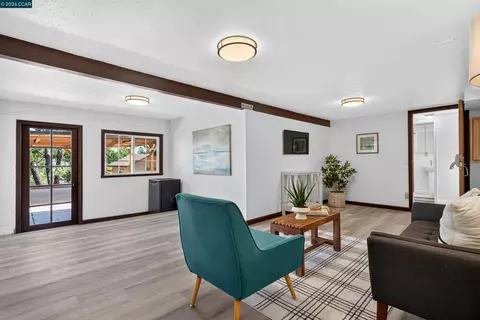 Living - 748 3rd Ave, Pinole, CA 94564 photo 7 of 10