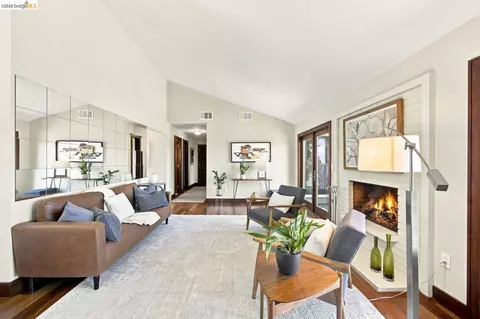 Living - 1897 Ascot Dr, Moraga, CA 94556 photo 4 of 6