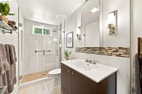 Bath - 1897 Ascot Dr, Moraga, CA 94556 photo 2 of 6