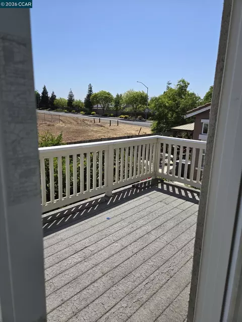 Exterior - 505 Jane Ln, Oakley, CA 94561 photo 2 of 4