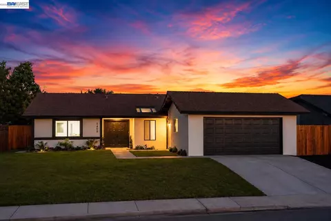 5408 N Salinas Ave, Fresno, CA 93722