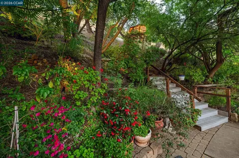 Exterior - 205 Summit Rd, Walnut Creek, CA 94598 photo 4 of 12