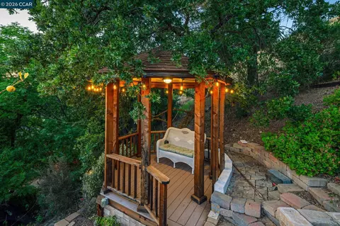 Exterior - 205 Summit Rd, Walnut Creek, CA 94598 photo 10 of 12