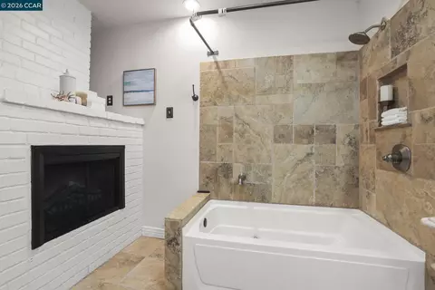 Bath - 205 Summit Rd, Walnut Creek, CA 94598 photo 4 of 4