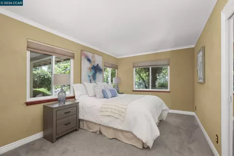 Bedroom - 205 Summit Rd, Walnut Creek, CA 94598 photo 1 of 8