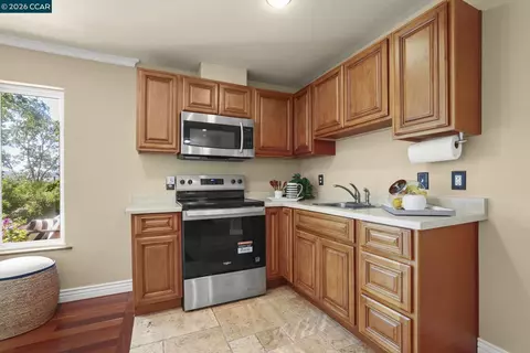 Kitchen - 205 Summit Rd, Walnut Creek, CA 94598 photo 4 of 4