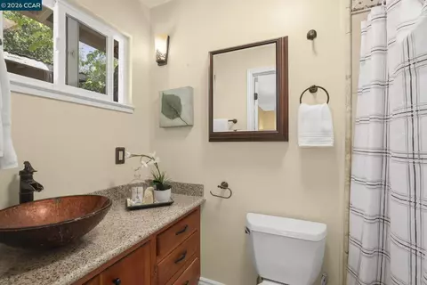 Bath - 205 Summit Rd, Walnut Creek, CA 94598 photo 2 of 4