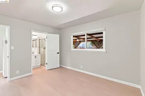 Bedroom - 1151 Sereno Dr, Vallejo, CA 94589 photo 5 of 5