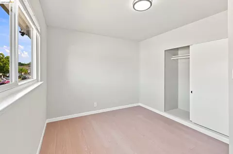 Bedroom - 1151 Sereno Dr, Vallejo, CA 94589 photo 3 of 5