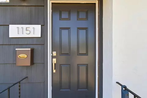 Entry Way - 1151 Sereno Dr, Vallejo, CA 94589 photo 1 of 1