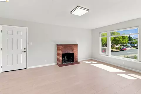 Living - 1151 Sereno Dr, Vallejo, CA 94589 photo 1 of 1