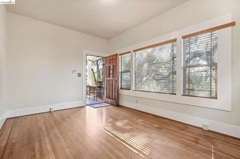 Living - 738 E 19th St, Oakland, CA 94606 photo 2 of 5