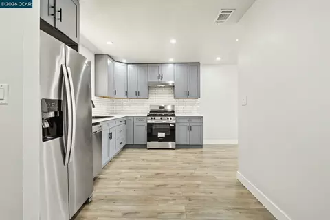 Kitchen - 1023 Caldwell Ave, Vallejo, CA 94591 photo 3 of 5