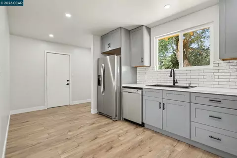 Entry Way - 1023 Caldwell Ave, Vallejo, CA 94591 photo 1 of 1