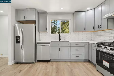 Kitchen - 1023 Caldwell Ave, Vallejo, CA 94591 photo 4 of 5